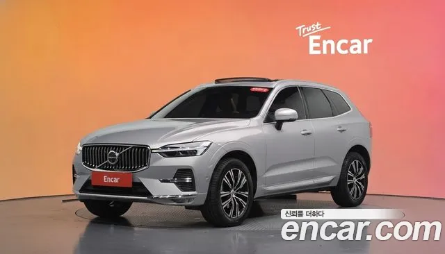 Volvo XC60 2022 — photo 1