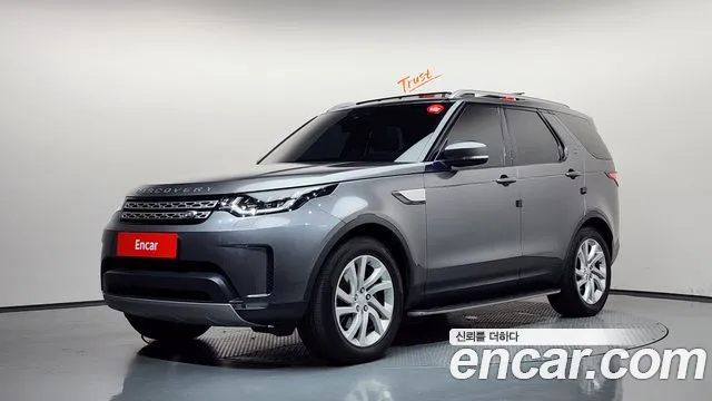 Land Rover Discovery 2018 — photo 1