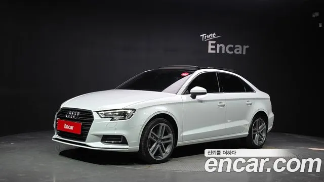 Audi A3 2019 — photo 1
