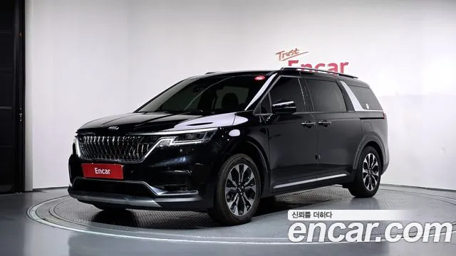 Kia Canival 2021 — photo 1
