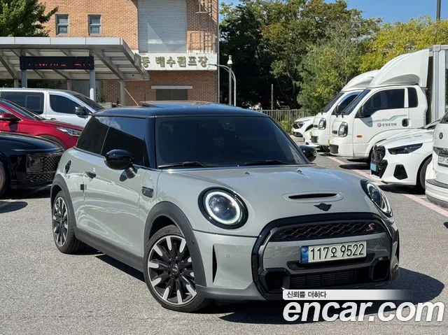 Mini Cooper 2022 — photo 1