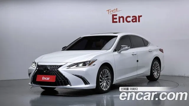 Lexus ES 2023 — photo 1