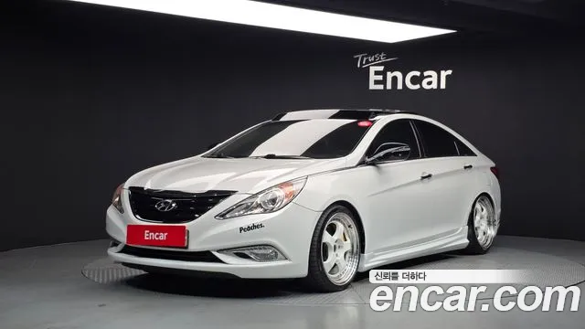 Hyundai Sonata 2010 — photo 1