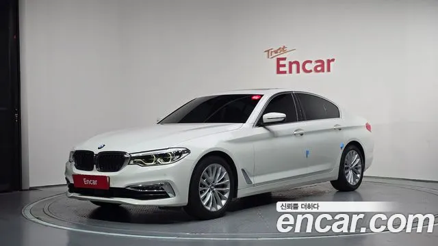 BMW 5-Series 2019 — photo 1