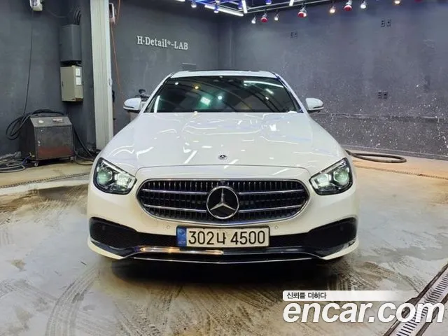Mercedes-Benz E-Class 2022 — photo 1