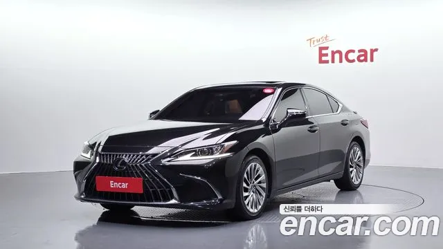 Lexus ES 2023 — photo 1