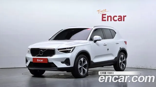 Volvo XC40 2024 — photo 1