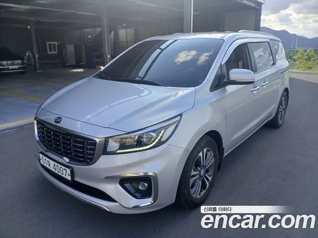 Kia Canival 2019 — photo 1