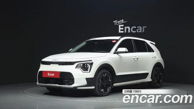Kia Niro 2023 — photo 1