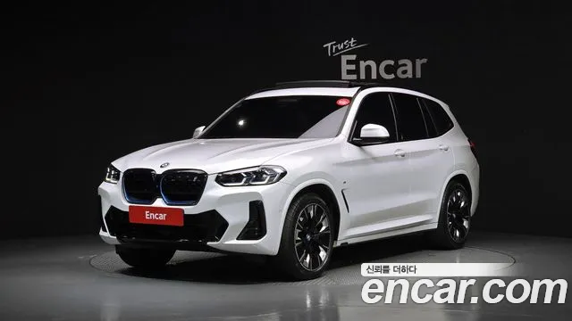 BMW iX3 2023 — photo 1