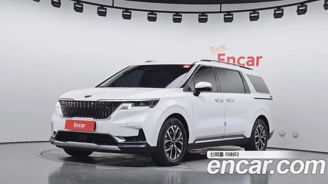Kia Canival 2021 — photo 1