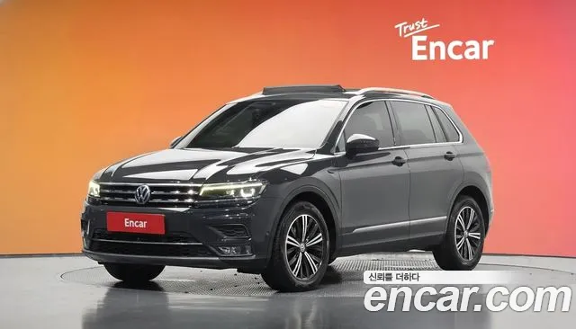Volkswagen Tiguan 2018 — photo 1