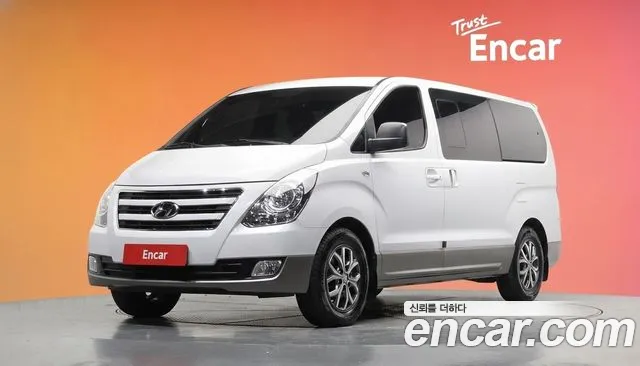 Hyundai Starex 2017 — photo 1