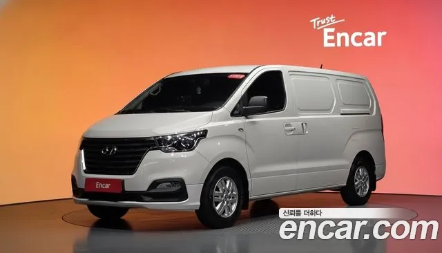Hyundai Starex 2021 — photo 1