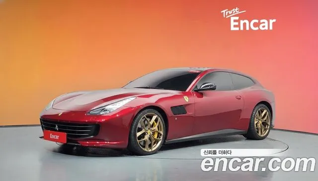 Ferrari GTC4 Lusso 2019 — photo 1
