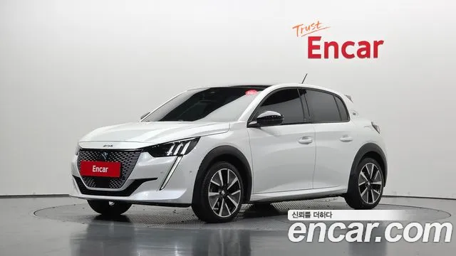 Peugeot 208 2022 — photo 1
