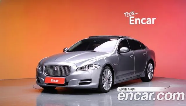 Jaguar XJ 2015 — photo 1