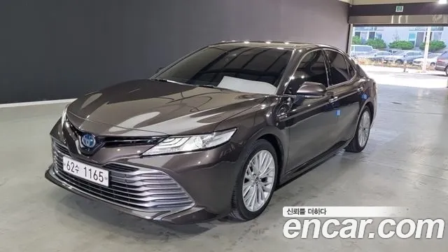 Toyota Camry 2018 — photo 1