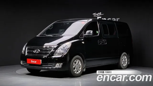 Hyundai Starex 2017 — photo 1