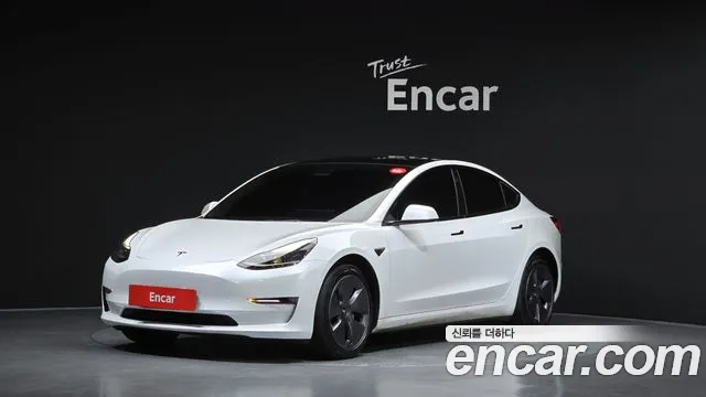 Tesla Model 3 2022 — photo 1