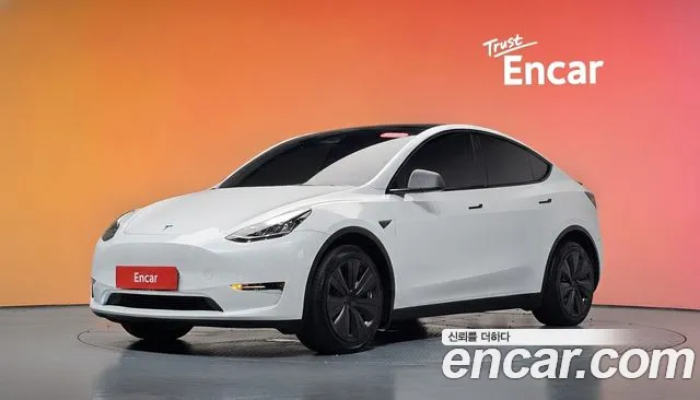 Tesla Model Y 2022 — photo 1