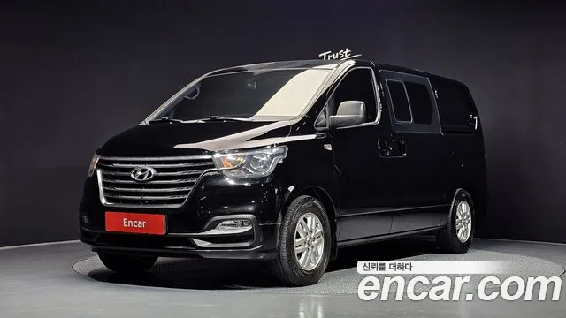 Hyundai Starex 2019 — photo 1