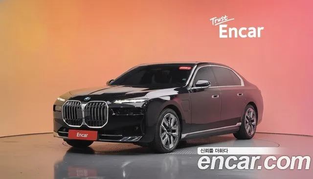 BMW 7-Series 2023 — photo 1