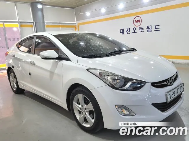 Hyundai AVANTE 2012 — photo 1