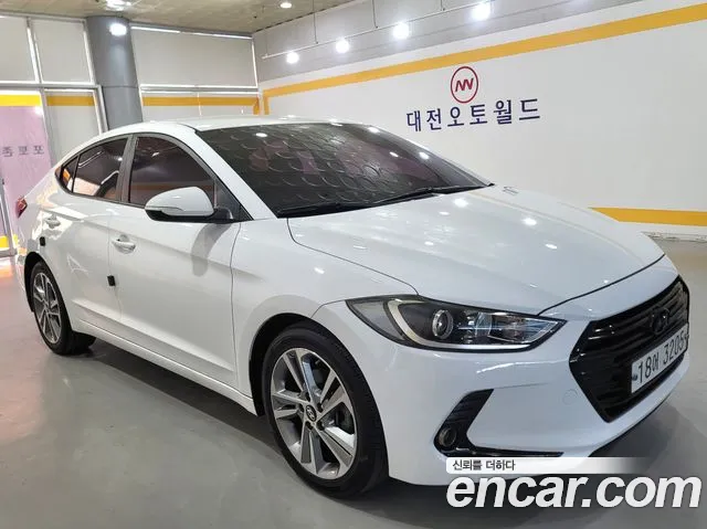 Hyundai AVANTE 2018 — photo 1