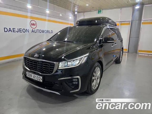 Kia Canival 2019 — photo 1