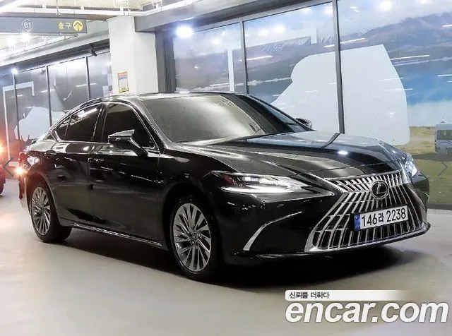 Lexus ES 2026 — photo 1