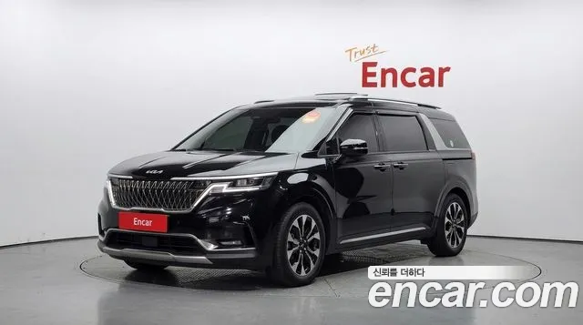 Kia Canival 2023 — photo 1