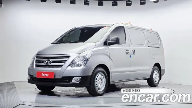 Hyundai Starex 2017 — photo 1