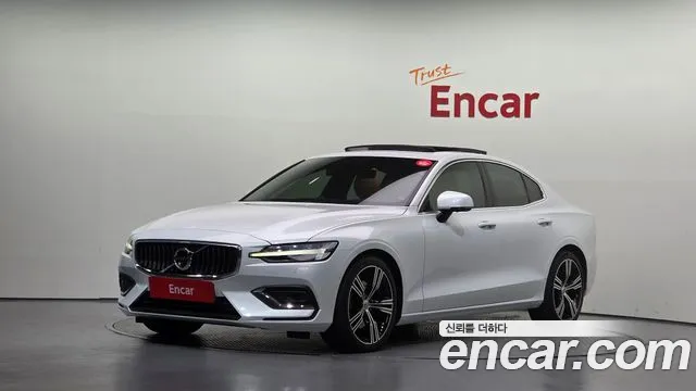 Volvo S60 2020 — photo 1
