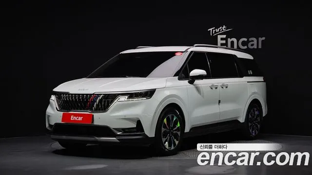 Kia Canival 2023 — photo 1