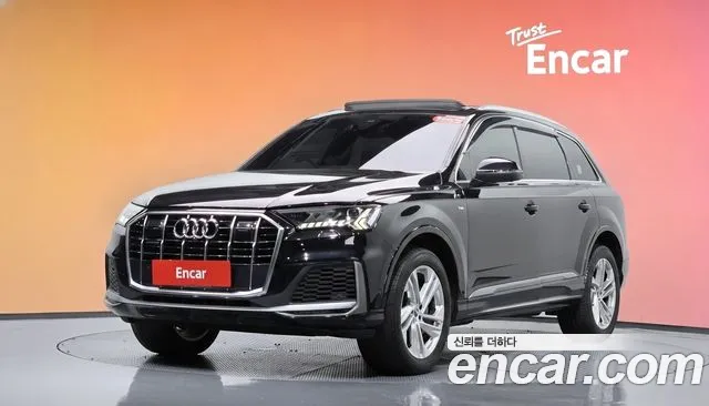 Audi Q7 2020 — photo 1