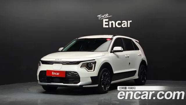 Kia Niro 2023 — photo 1