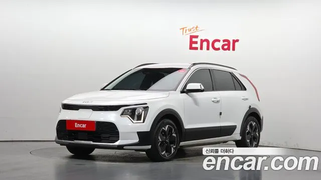 Kia Niro 2023 — photo 1