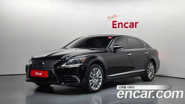 Lexus LS 2016 — photo 1
