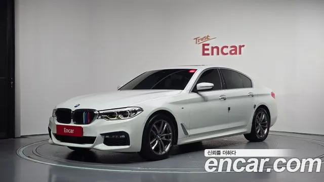 BMW 5-Series 2018 — photo 1