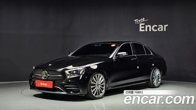 Mercedes-Benz E-Class 2022 — photo 1
