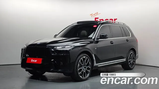 BMW X7 2026 — photo 1