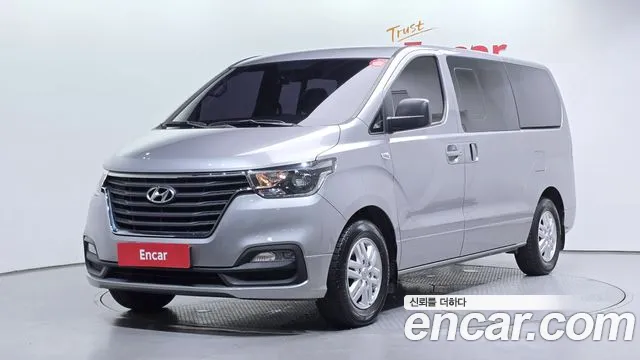 Hyundai Starex 2019 — photo 1
