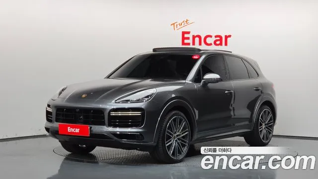 Porsche Cayenne 2022 — photo 1
