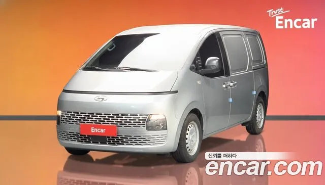 Hyundai Staria 2022 — photo 1