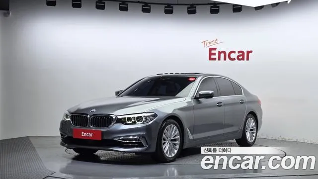 BMW 5-Series 2019 — photo 1