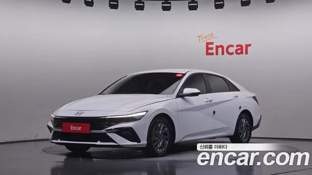Hyundai AVANTE 2025 — photo 1