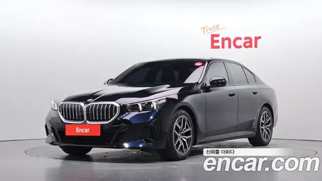 BMW 5-Series 2026 — photo 1
