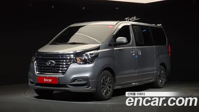Hyundai Starex 2020 — photo 1