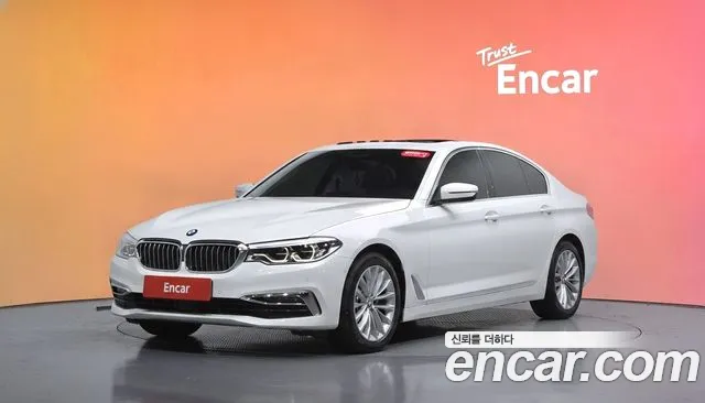 BMW 5-Series 2019 — photo 1
